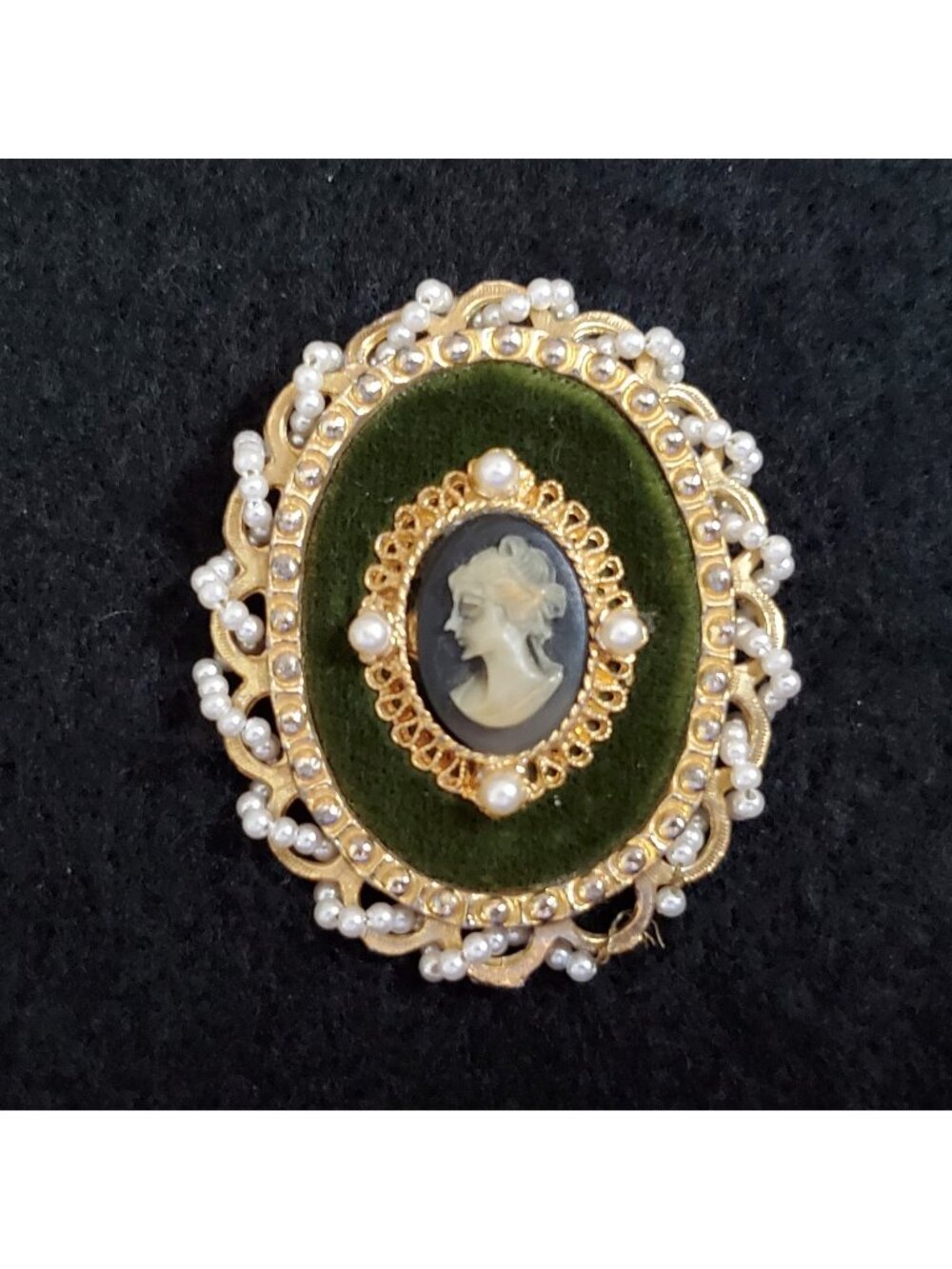 Cameo Brooch Gold Tone Green Velvet Faux Pearls 2.25" READ